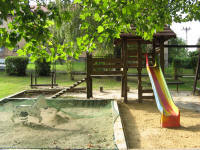 Materiální podmínky